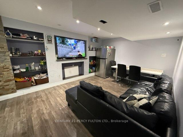 Photo 2 of 91 Laprade Square, Clarington, Bowmanville — HOMEH