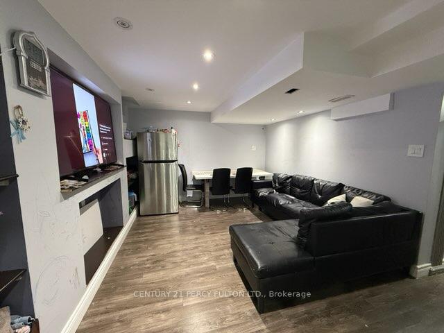 Photo 3 of 91 Laprade Square, Clarington, Bowmanville — HOMEH
