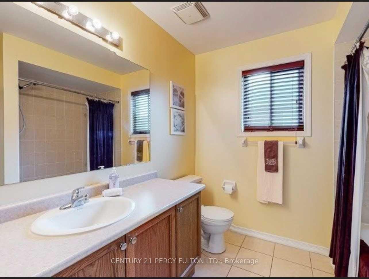 Photo 12 of 91 Laprade Square, Clarington, Bowmanville — HOMEH