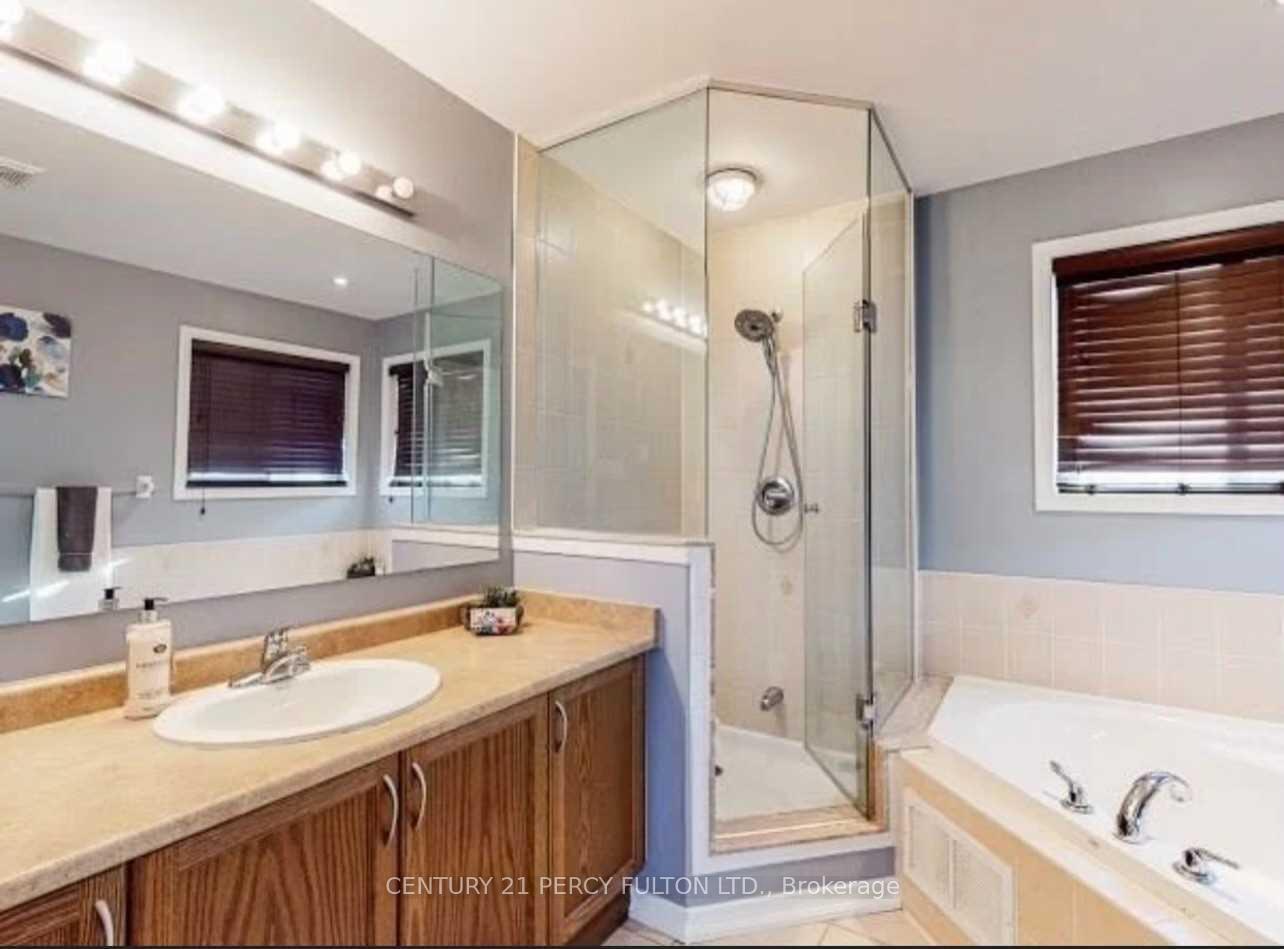 Photo 4 of 91 Laprade Square, Clarington, Bowmanville — HOMEH