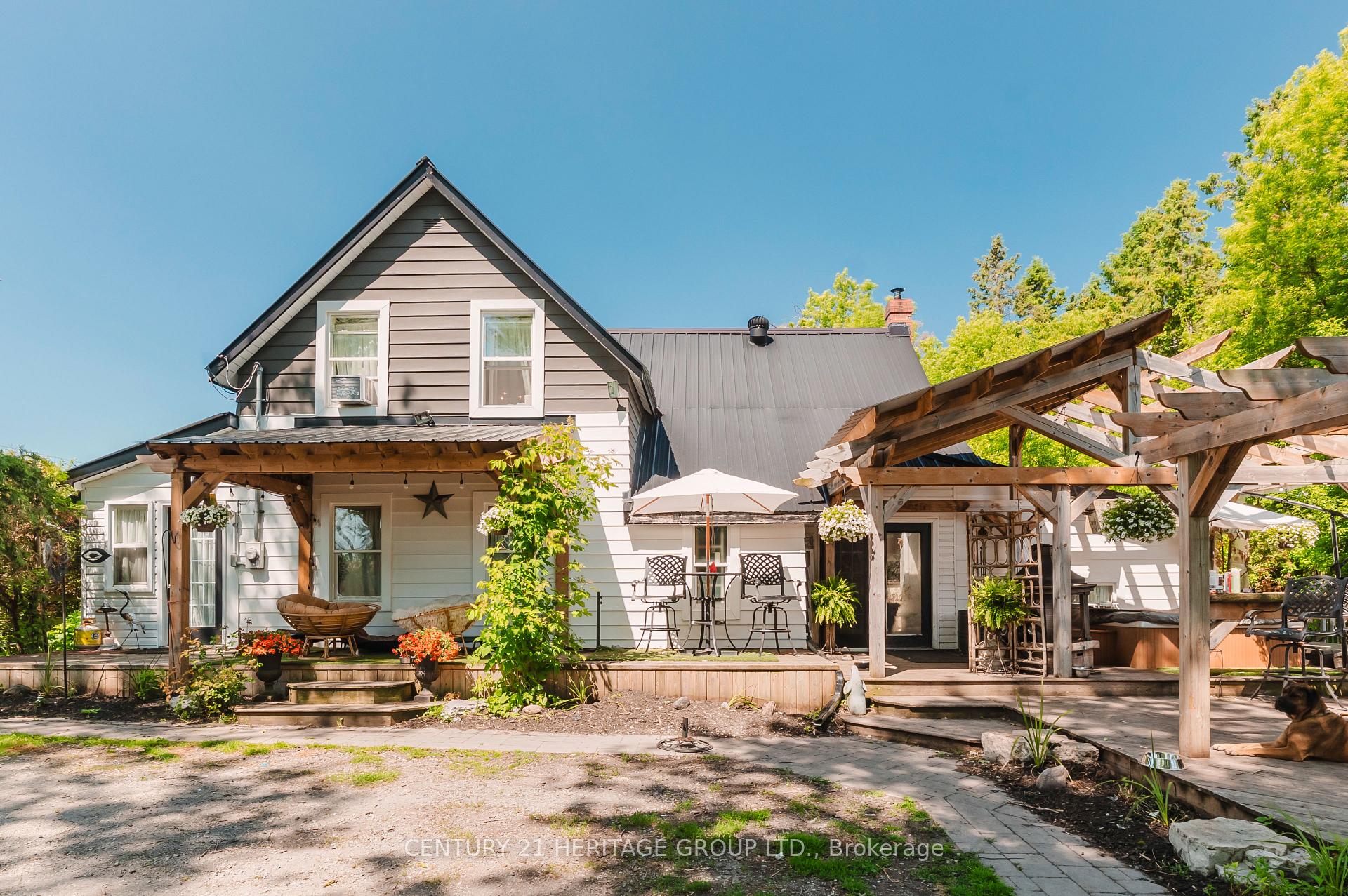 Photo 1 of Unit on, 2090 Hwy 26, Springwater, Rural Springwater — HOMEH