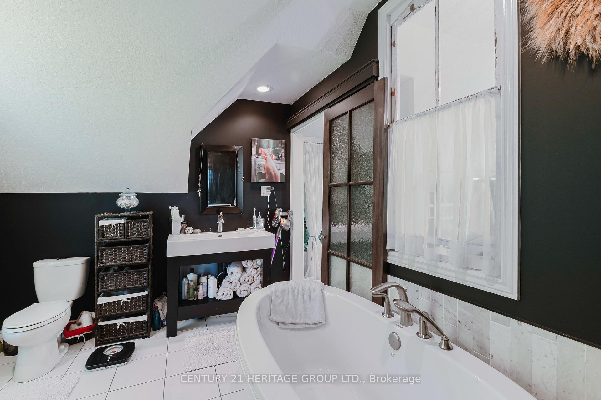 Photo 22 of Unit on, 2090 Hwy 26, Springwater, Rural Springwater — HOMEH