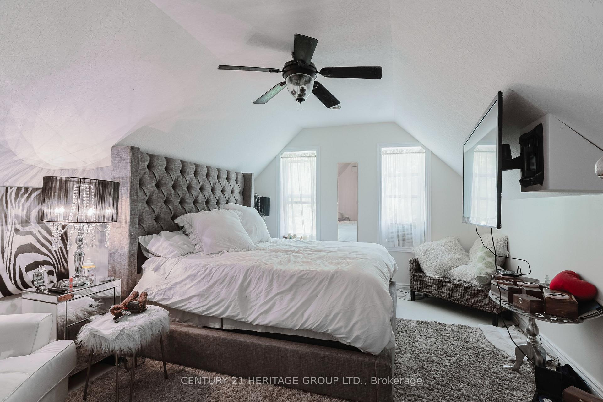 Photo 26 of Unit on, 2090 Hwy 26, Springwater, Rural Springwater — HOMEH
