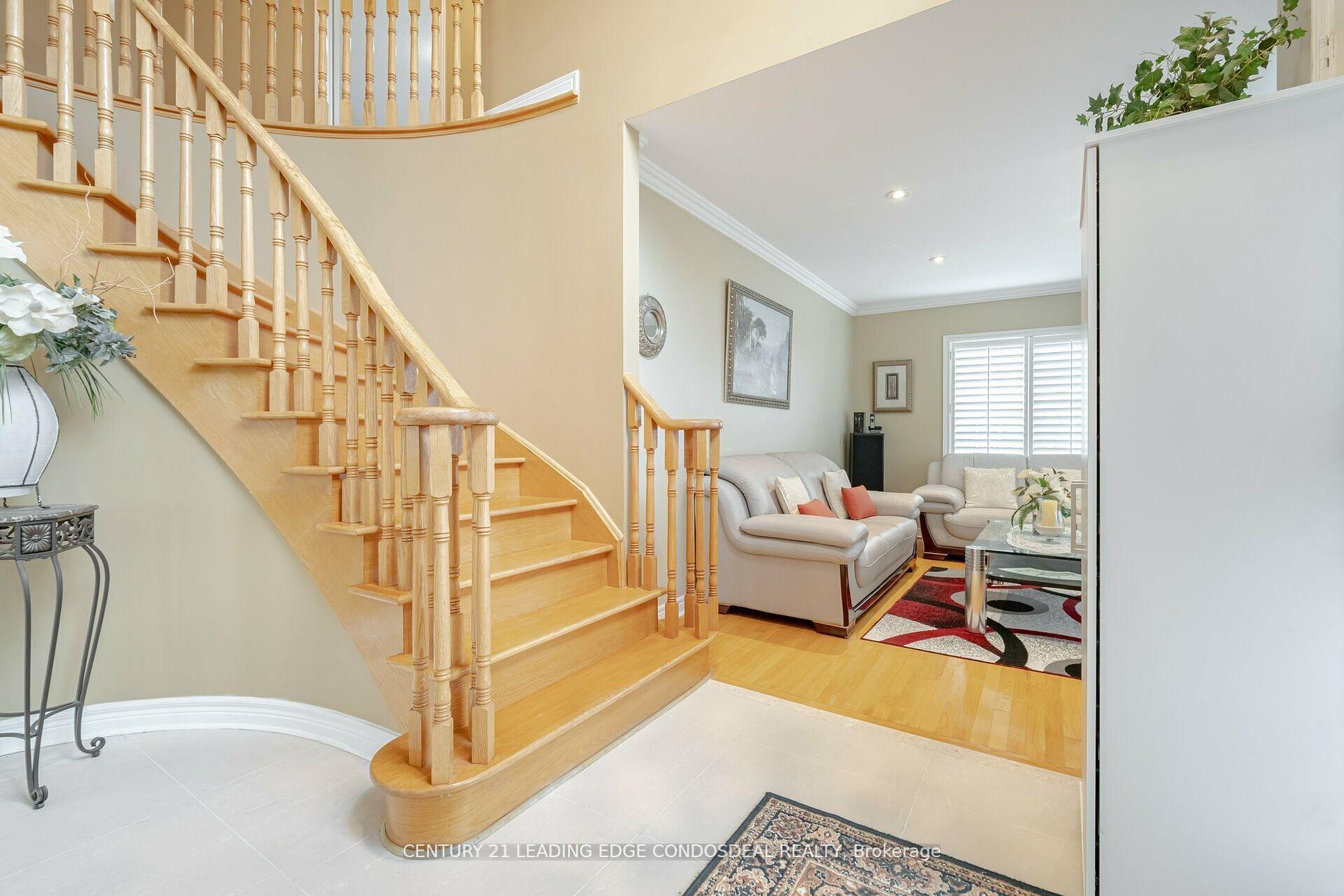 Photo 7 of 321 Landsbridge Street, Caledon, Bolton East — HOMEH