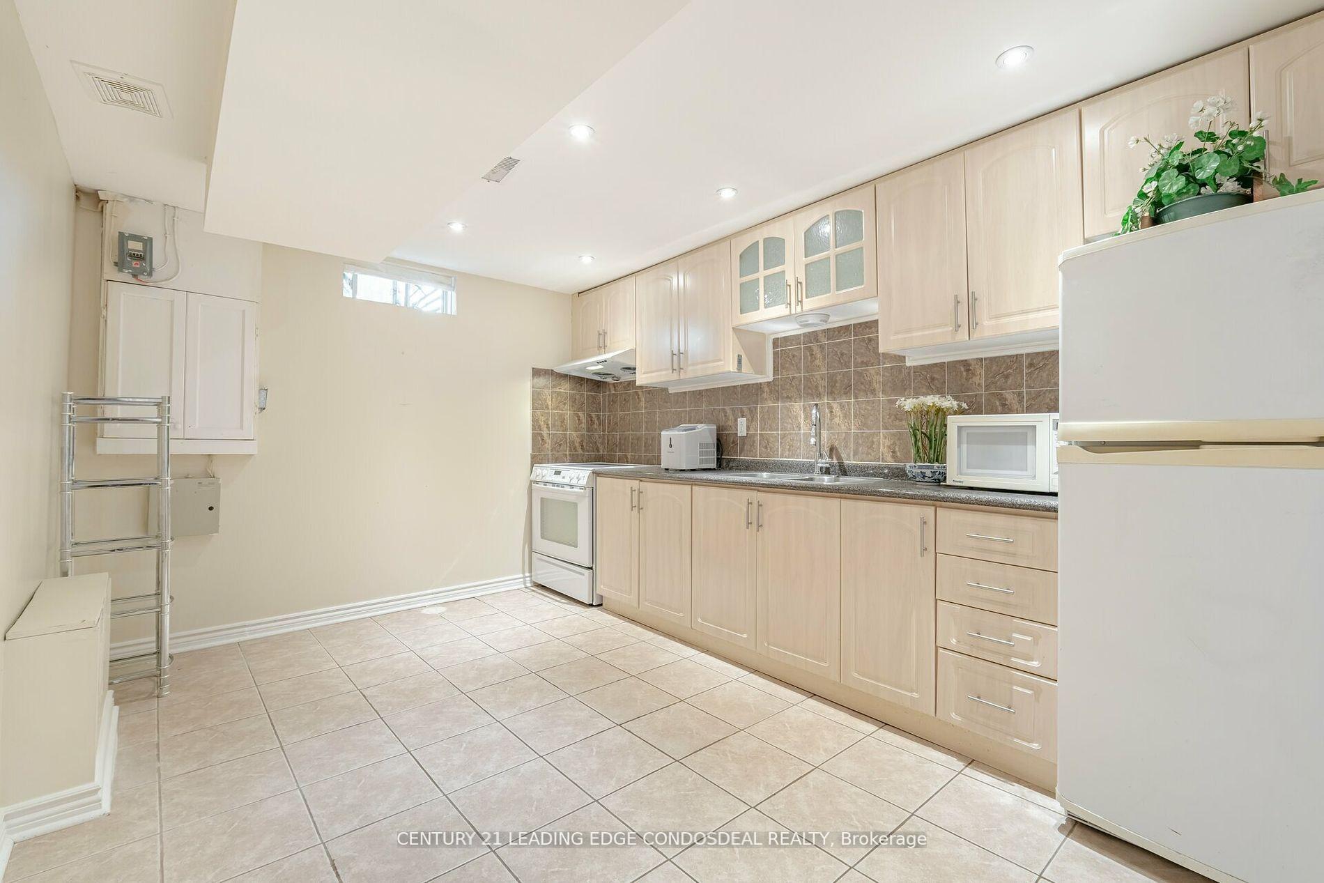 Photo 30 of 321 Landsbridge Street, Caledon, Bolton East — HOMEH