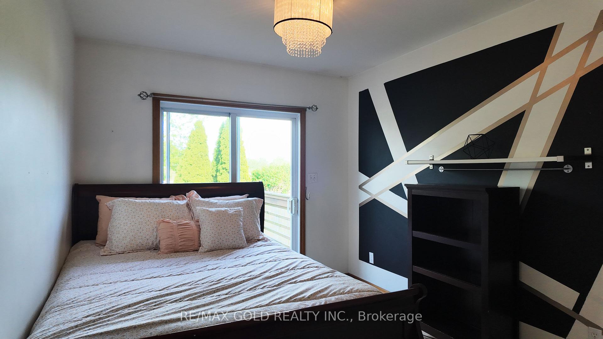 Photo 3 of 11428 Timber Bay Crescent, Windsor — HOMEH