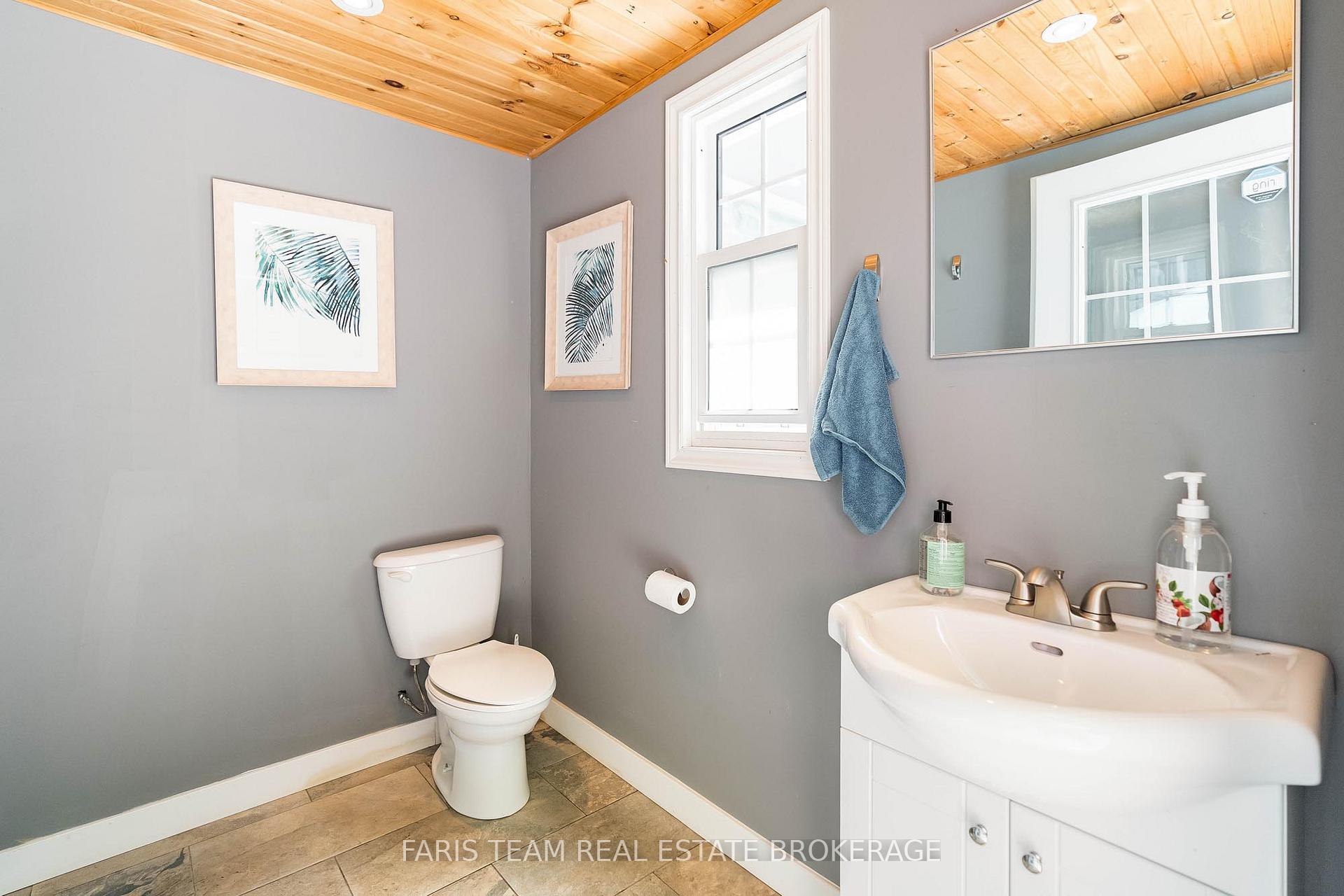 Photo 22 of 2 Reillys Run, Springwater, Minesing — HOMEH
