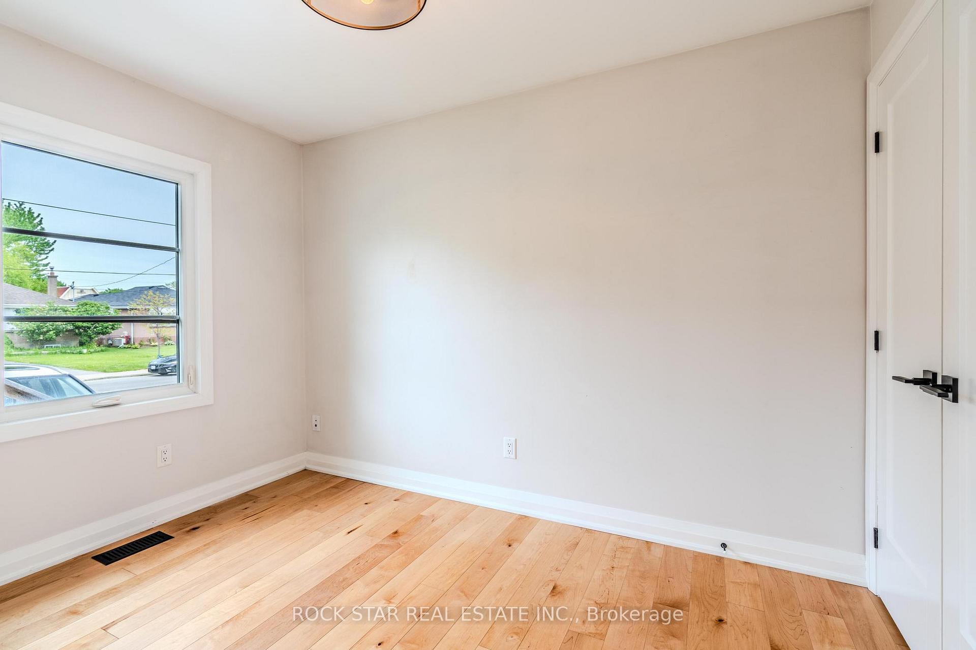Photo 10 of 14 Cheryl Avenue, Hamilton, Macassa — HOMEH