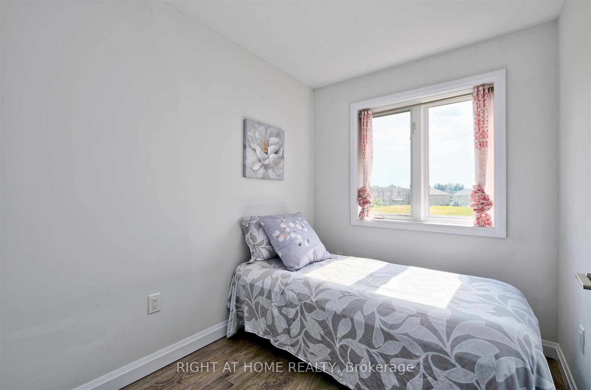 Photo 10 of 1169 Garner Road E, Hamilton, Meadowlands — HOMEH