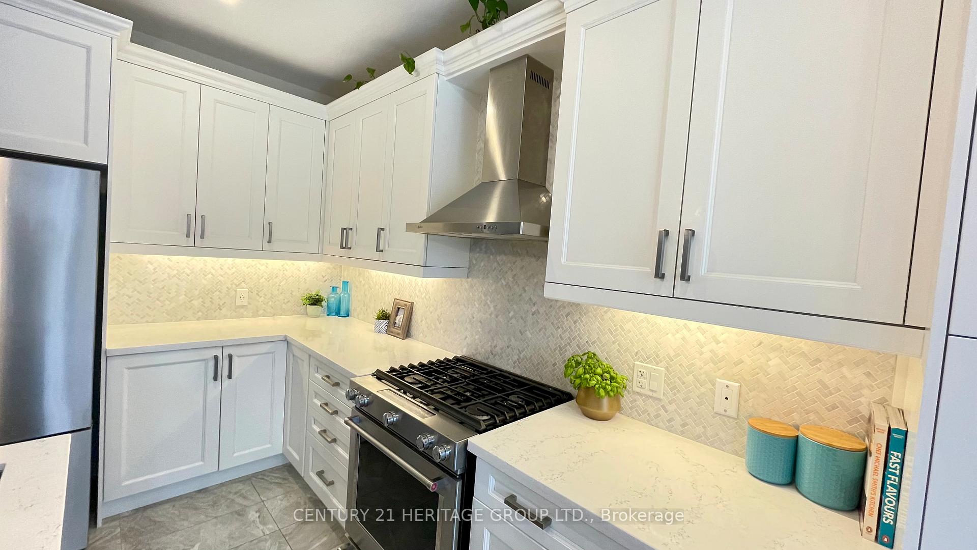 Photo 6 of 12 Cannon Valley Court, Aurora, Aurora Estates — HOMEH