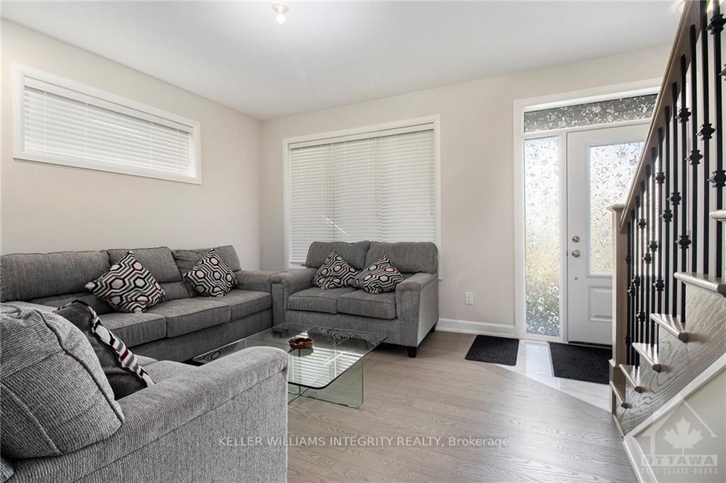 Photo 2 of 3072 Travertine Way, Ottawa, Barrhaven - Half Moon Bay — HOMEH