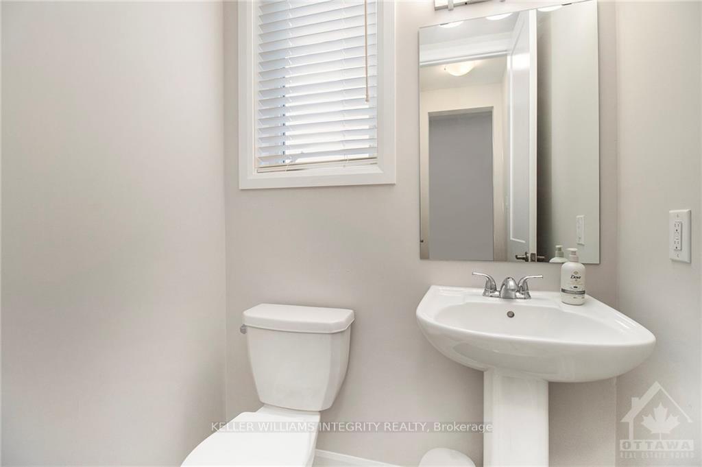 Photo 3 of 3072 Travertine Way, Ottawa, Barrhaven - Half Moon Bay — HOMEH