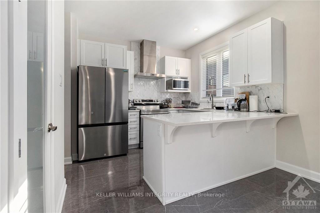 Photo 4 of 3072 Travertine Way, Ottawa, Barrhaven - Half Moon Bay — HOMEH