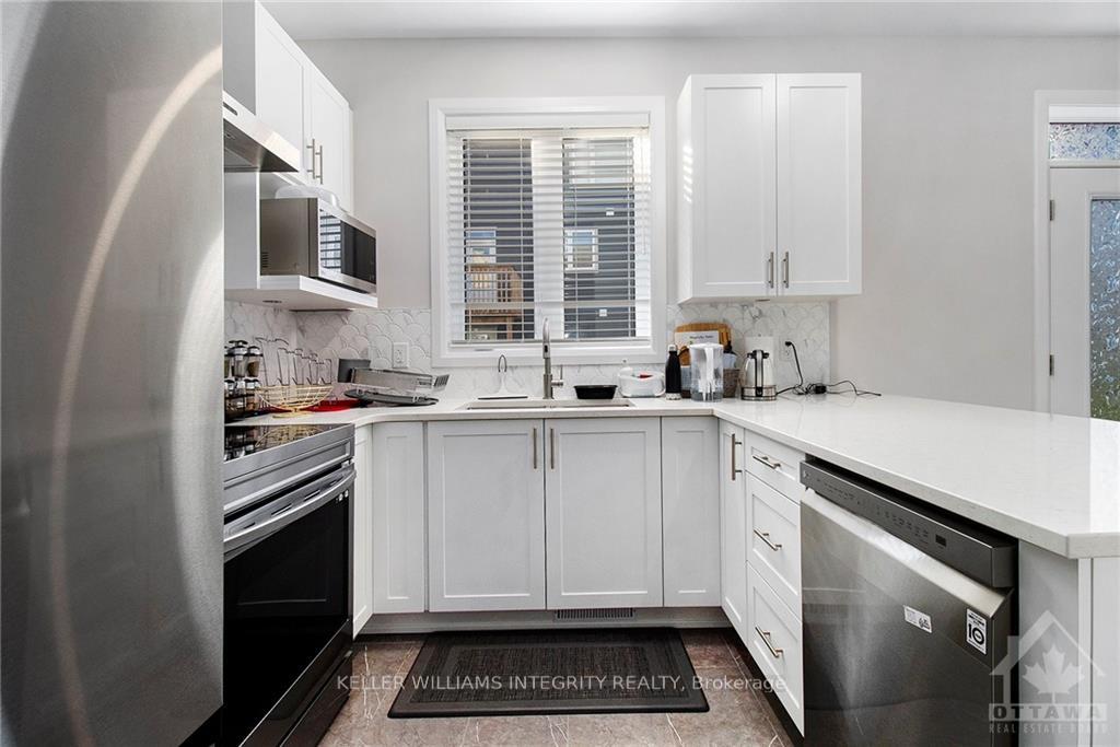 Photo 5 of 3072 Travertine Way, Ottawa, Barrhaven - Half Moon Bay — HOMEH