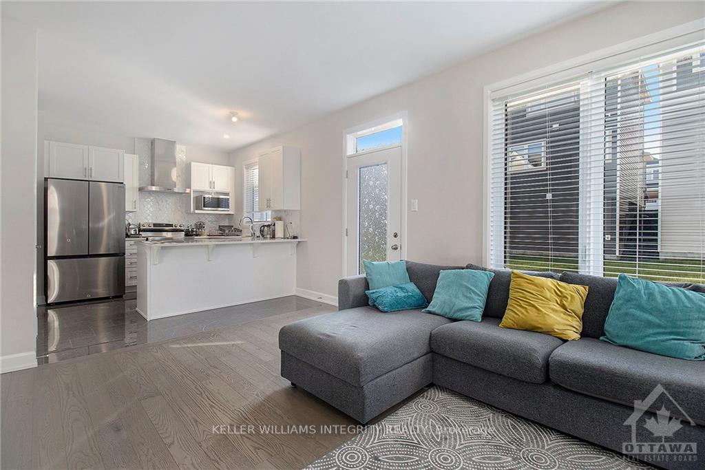 Photo 6 of 3072 Travertine Way, Ottawa, Barrhaven - Half Moon Bay — HOMEH