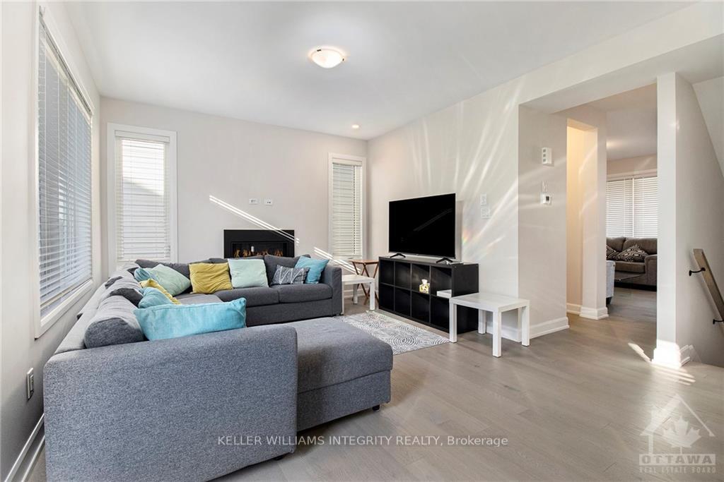 Photo 7 of 3072 Travertine Way, Ottawa, Barrhaven - Half Moon Bay — HOMEH
