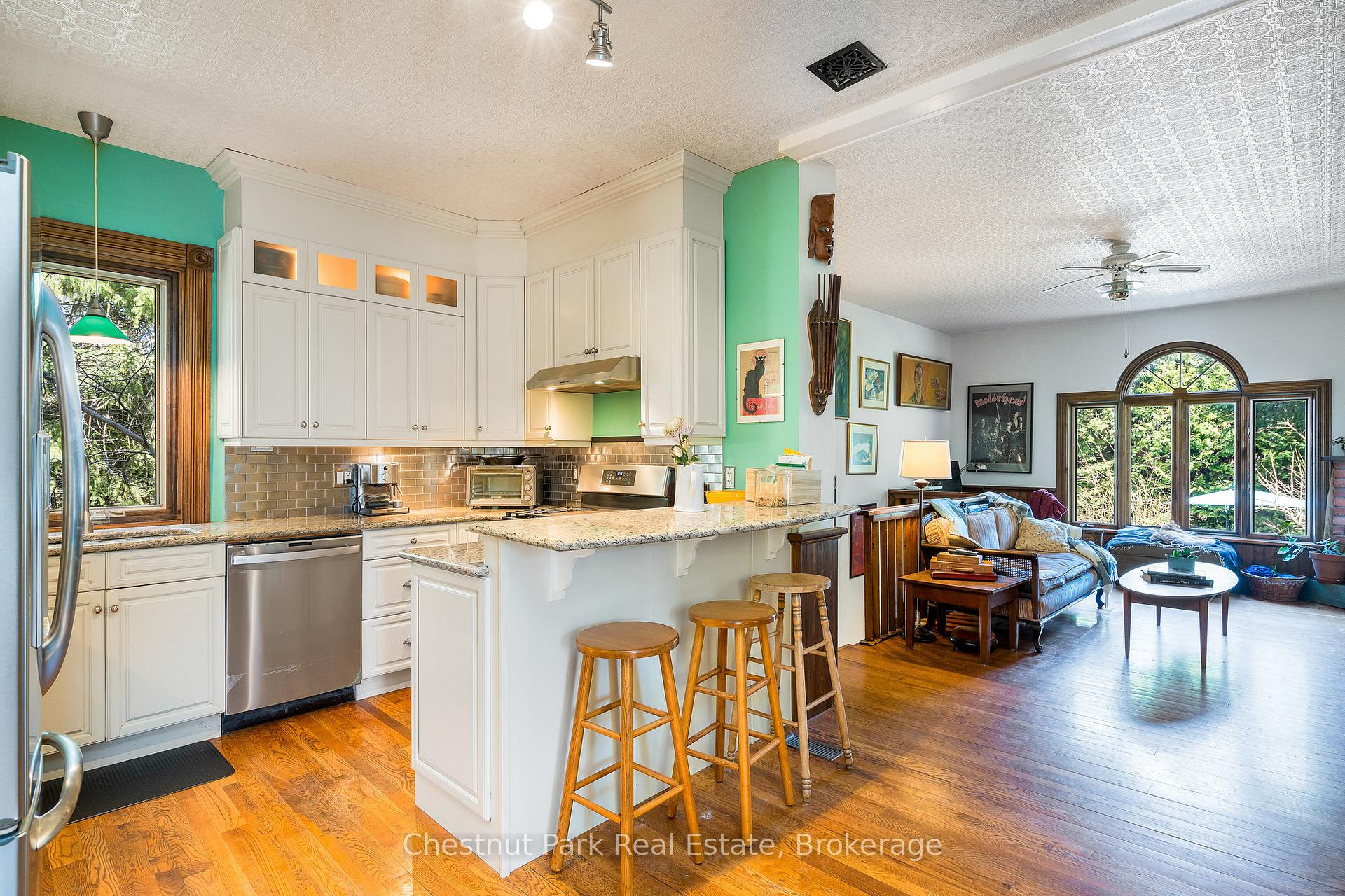 Photo 12 of 56 Napier Street E, Blue Mountains — HOMEH