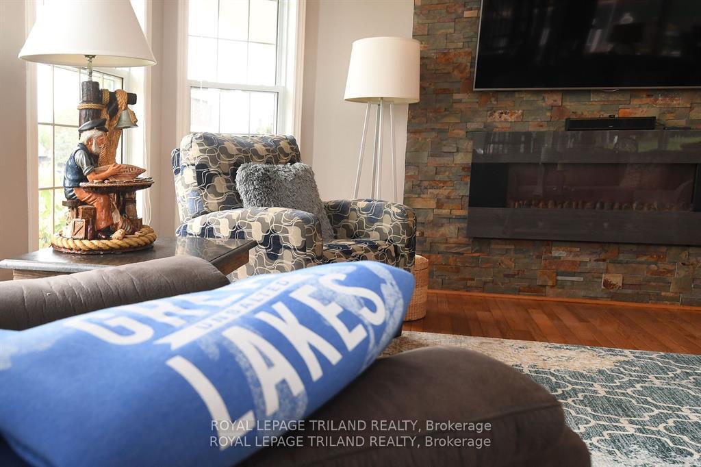 Photo 21 of 4733 Riverside Drive, St. Clair — HOMEH