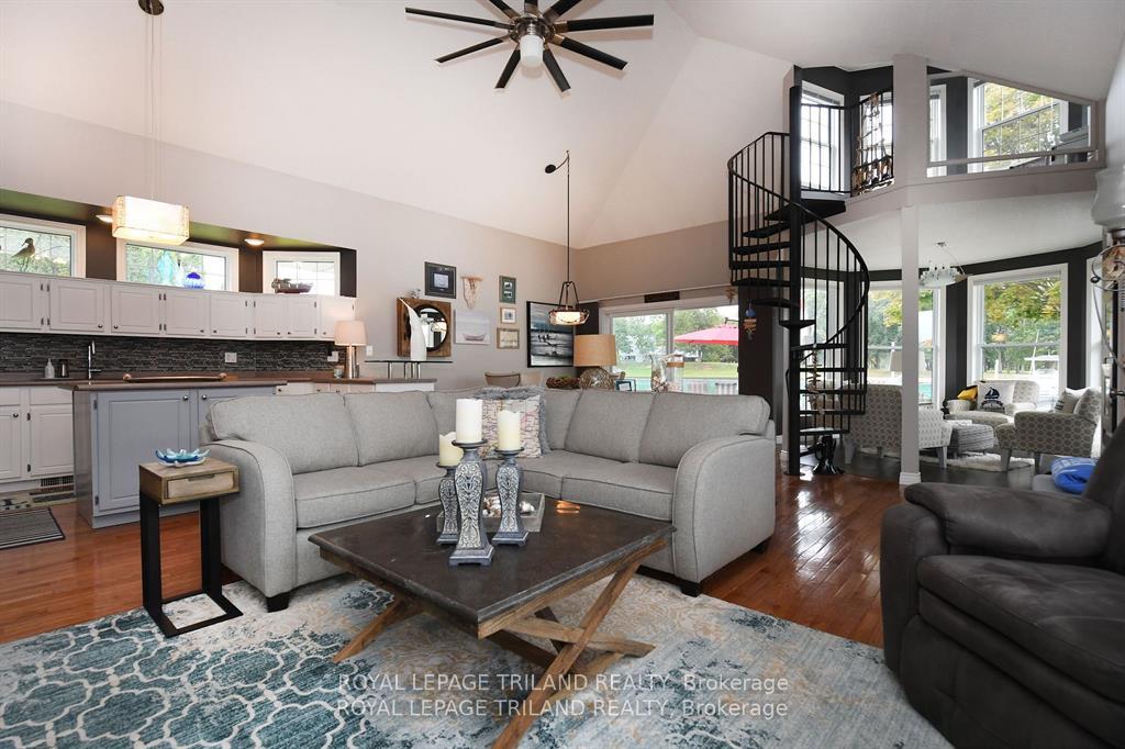 Photo 28 of 4733 Riverside Drive, St. Clair — HOMEH