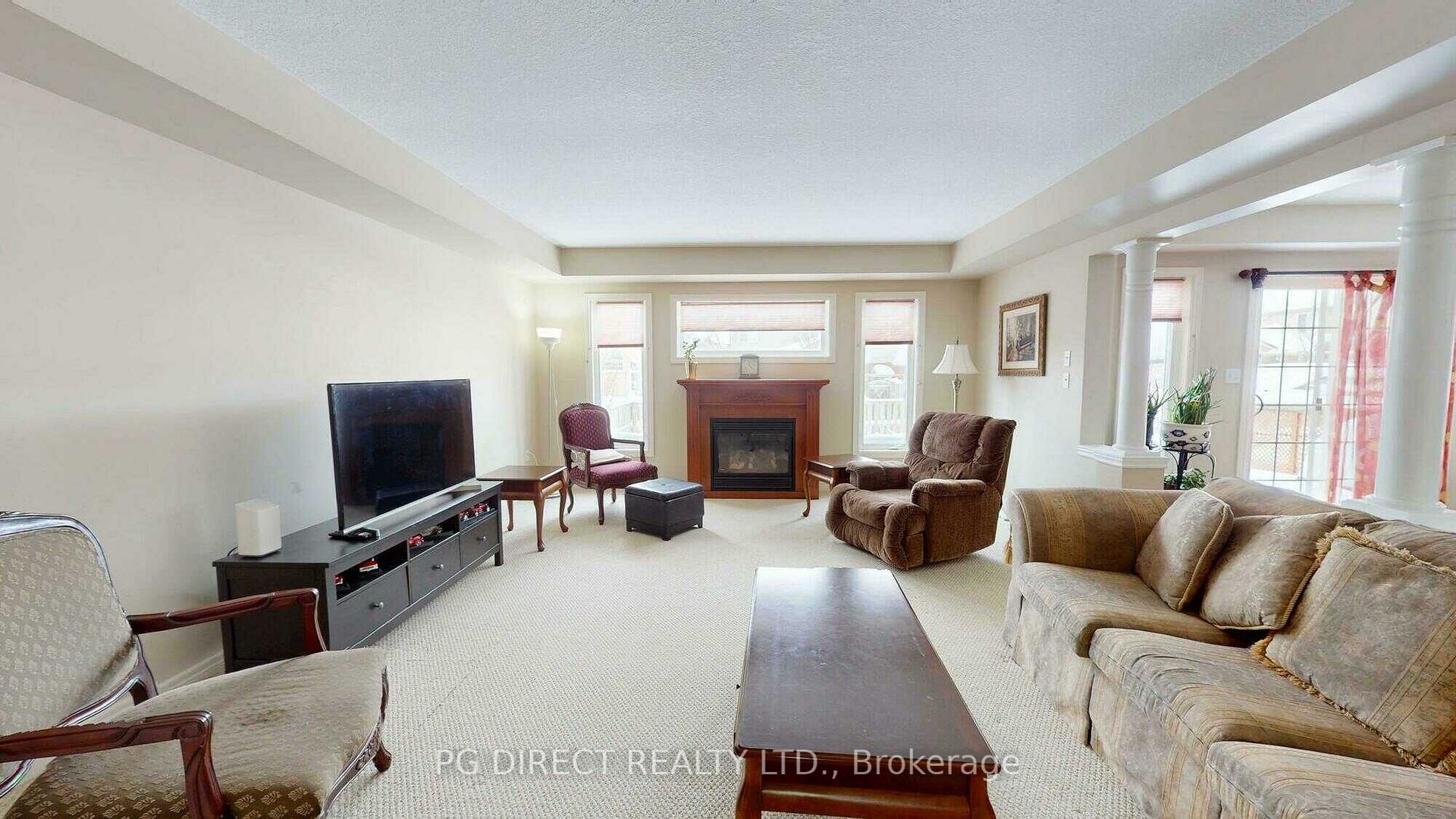 Photo 2 of 92 Goodwin Drive, Guelph, Pineridge/Westminster Woods — HOMEH