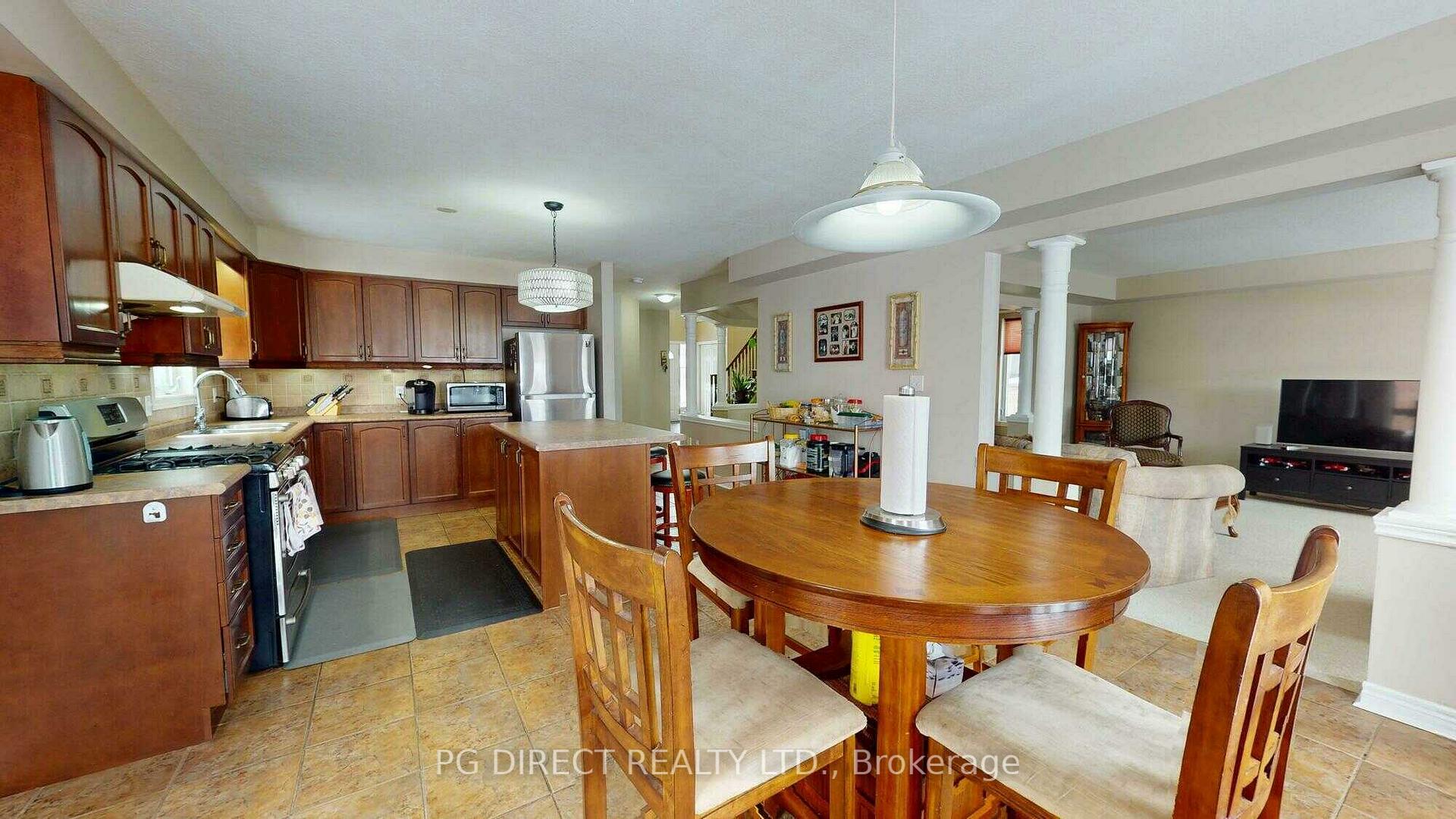 Photo 4 of 92 Goodwin Drive, Guelph, Pineridge/Westminster Woods — HOMEH