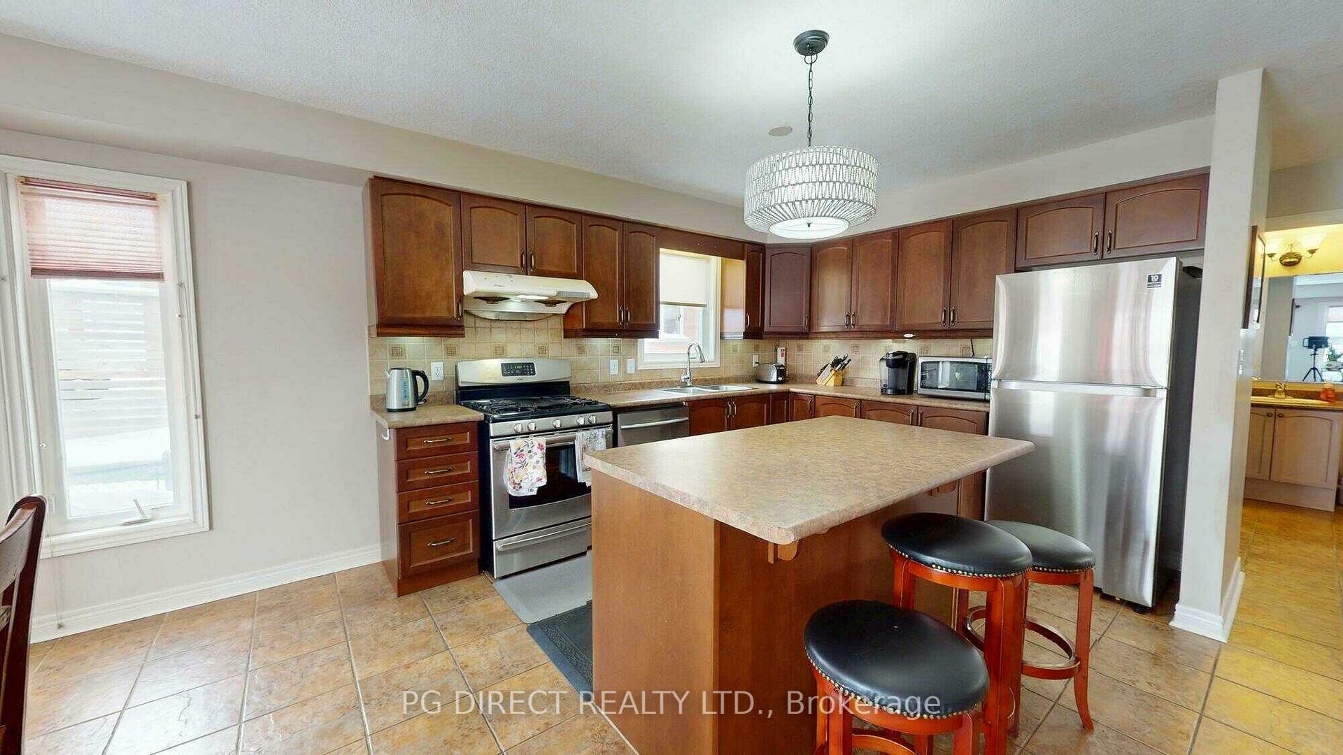 Photo 6 of 92 Goodwin Drive, Guelph, Pineridge/Westminster Woods — HOMEH