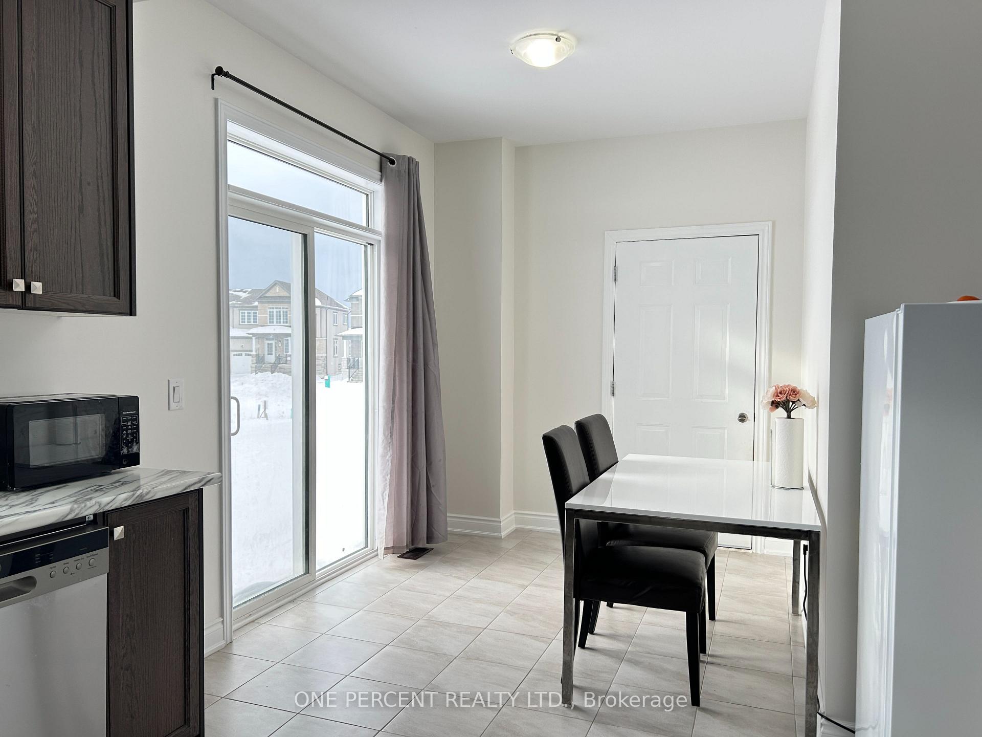 Photo 4 of 55 Union Boulevard, Wasaga Beach — HOMEH