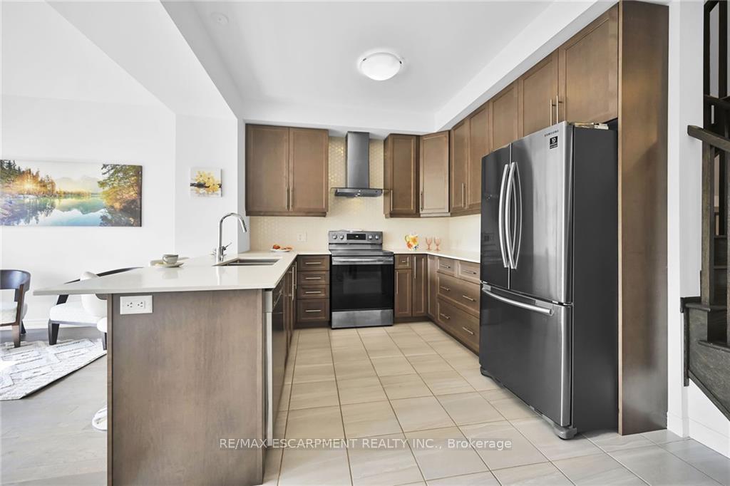 Photo 6 of 3955 Crown Street, Lincoln, Beamsville — HOMEH