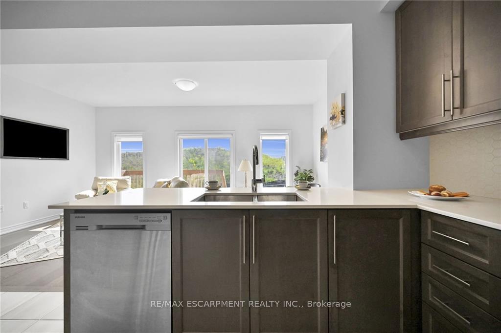 Photo 17 of 3955 Crown Street, Lincoln, Beamsville — HOMEH