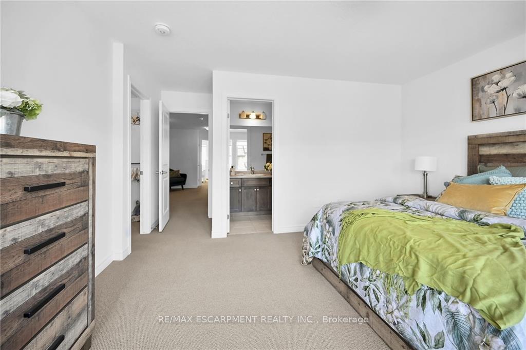 Photo 20 of 3955 Crown Street, Lincoln, Beamsville — HOMEH
