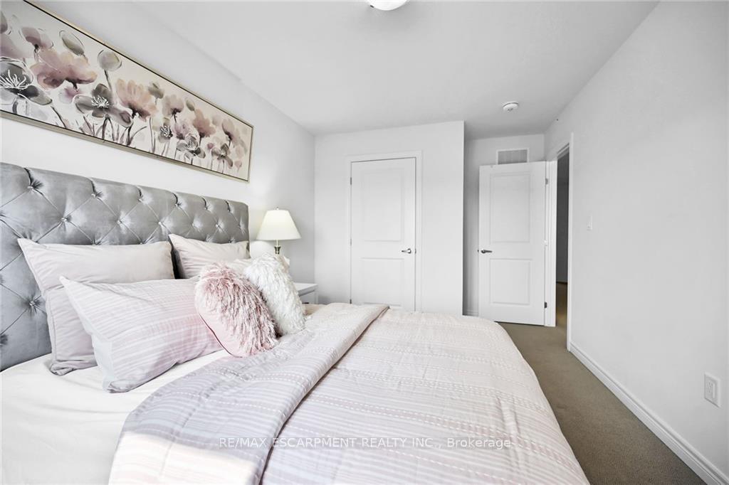 Photo 24 of 3955 Crown Street, Lincoln, Beamsville — HOMEH