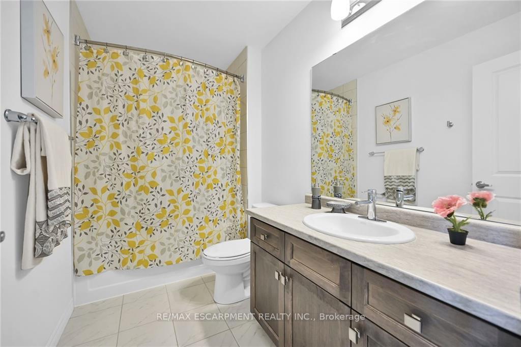 Photo 25 of 3955 Crown Street, Lincoln, Beamsville — HOMEH