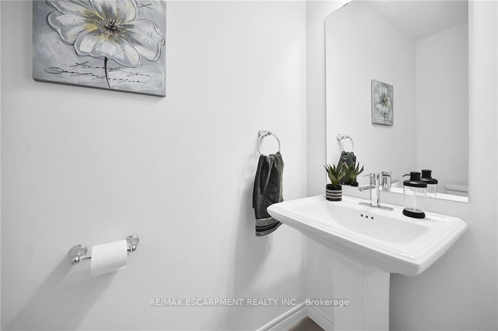 Photo 30 of 3955 Crown Street, Lincoln, Beamsville — HOMEH