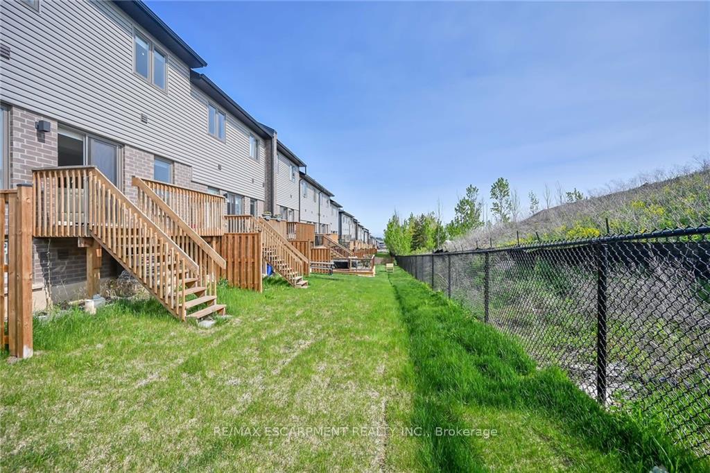 Photo 35 of 3955 Crown Street, Lincoln, Beamsville — HOMEH
