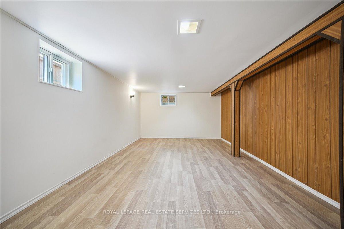 Photo 17 of 10 Mendip Crescent, Scarborough, Dorset Park — HOMEH