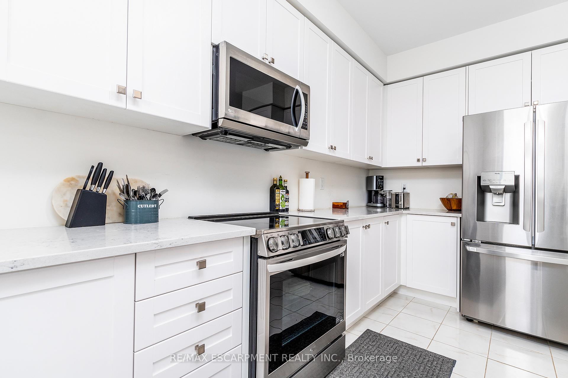 Photo 24 of 55 Yale Drive, Hamilton, Rural Glanbrook — HOMEH