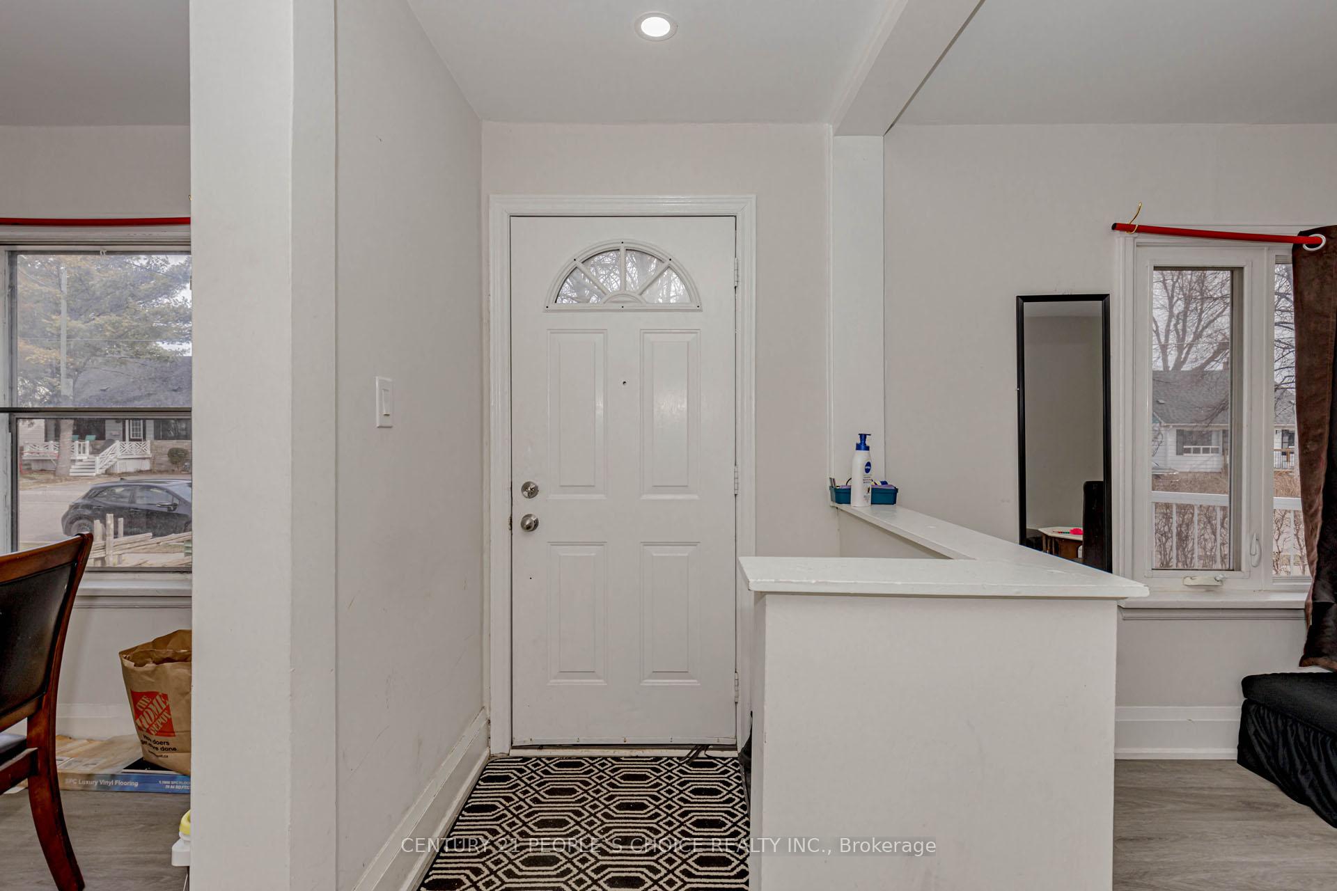 Photo 8 of 22 Rogers Road, Brampton, Brampton West — HOMEH