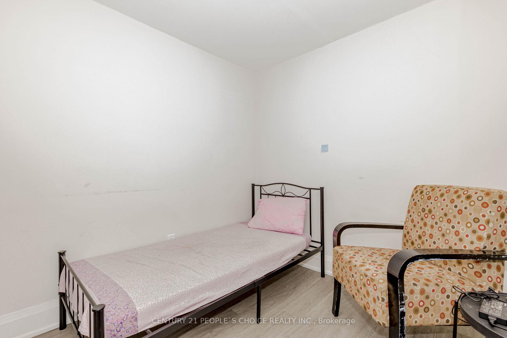 Photo 30 of 22 Rogers Road, Brampton, Brampton West — HOMEH
