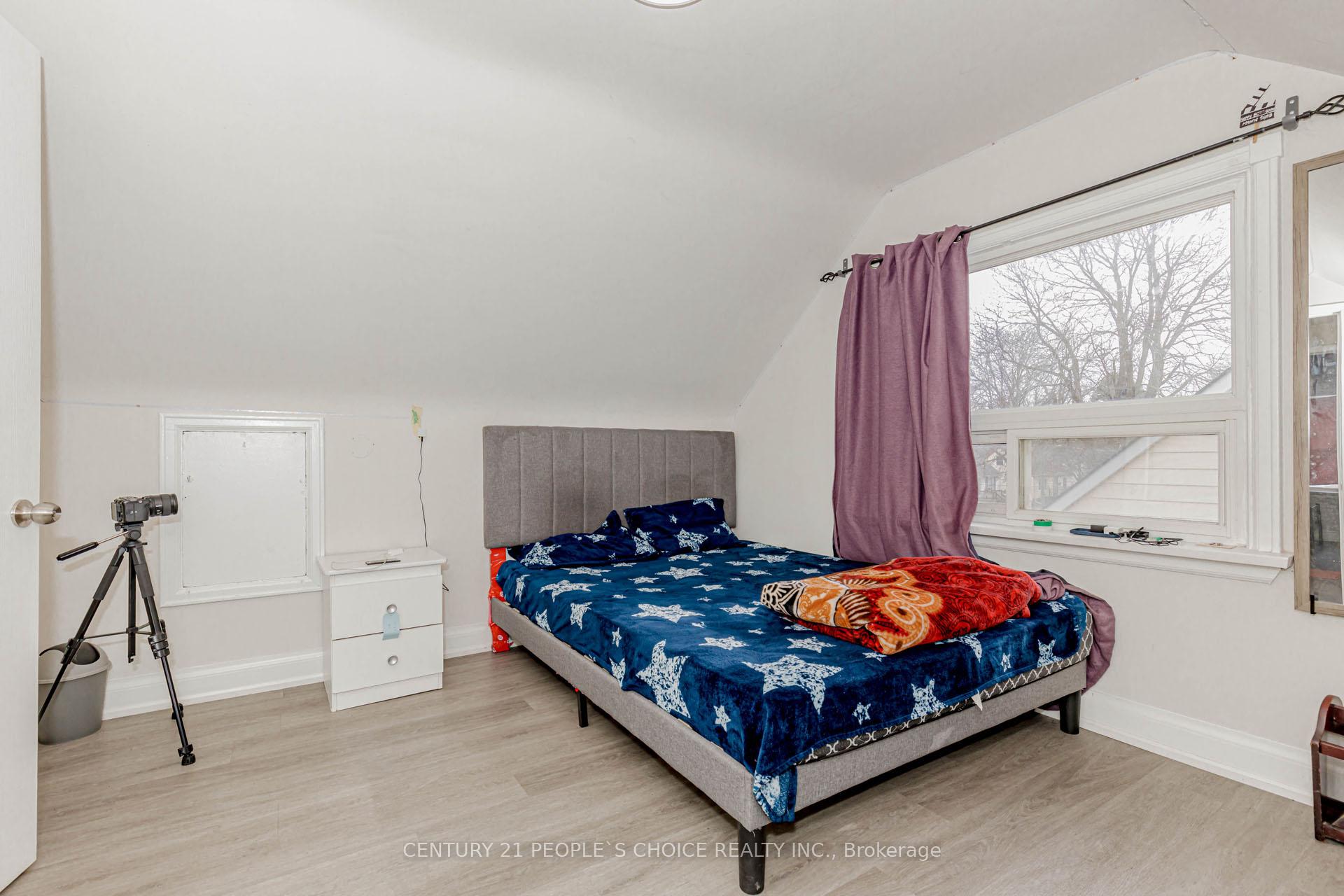 Photo 27 of 22 Rogers Road, Brampton, Brampton West — HOMEH