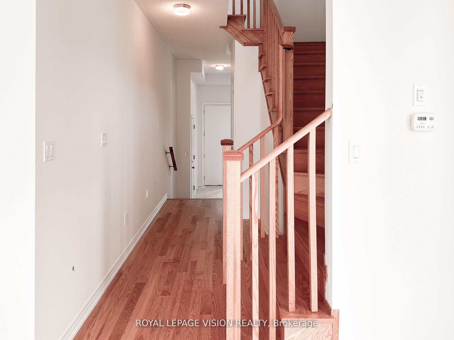 Photo 2 of 21 Sorbara Way, Whitby, Brooklin — HOMEH