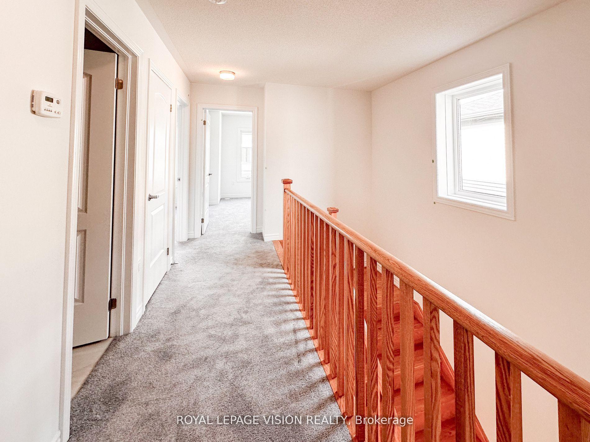 Photo 7 of 21 Sorbara Way, Whitby, Brooklin — HOMEH