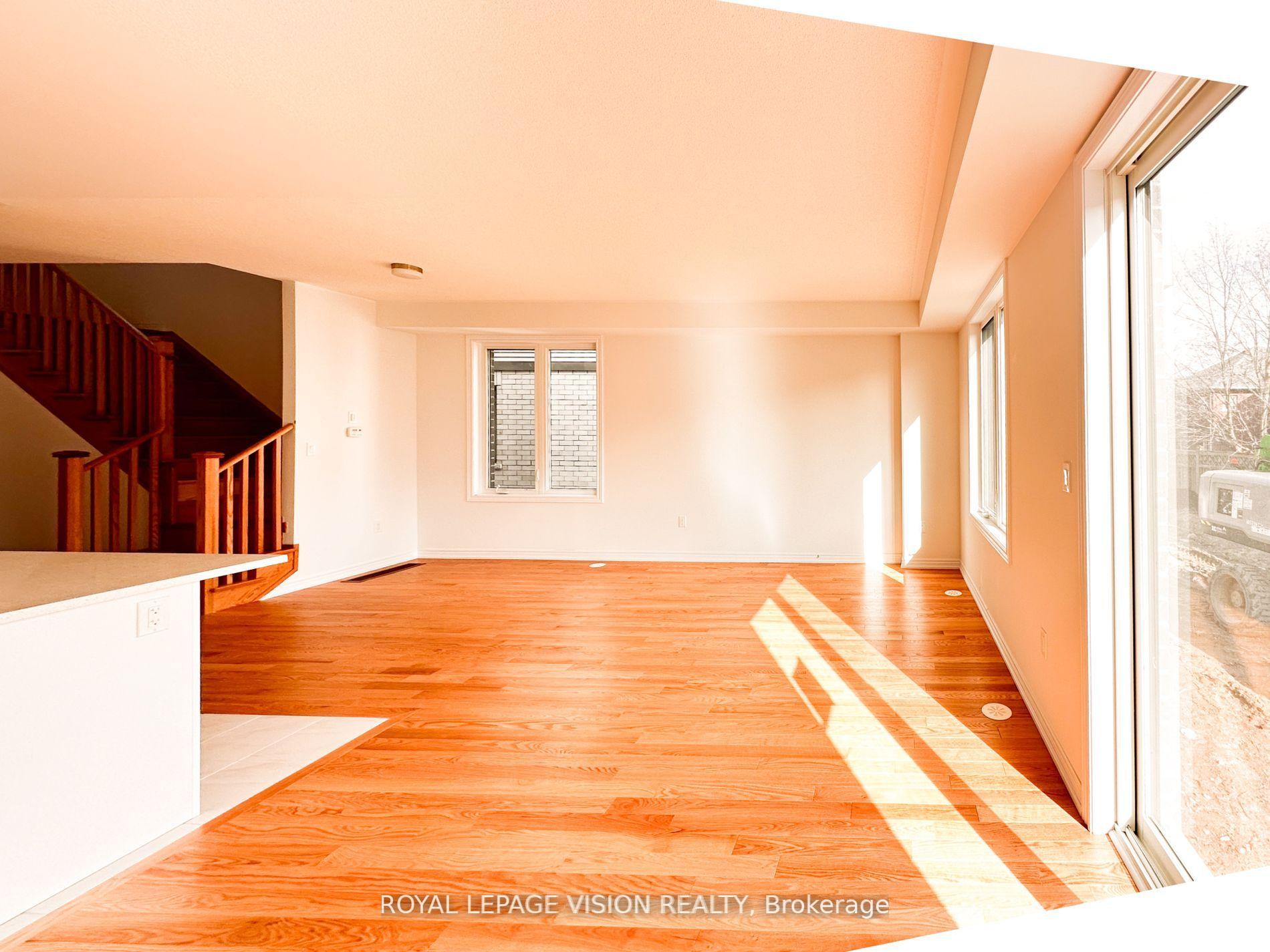 Photo 13 of 21 Sorbara Way, Whitby, Brooklin — HOMEH