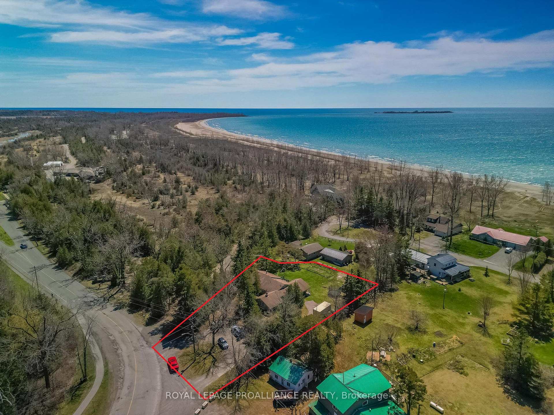 Front of 280 Presqu'ile Parkway