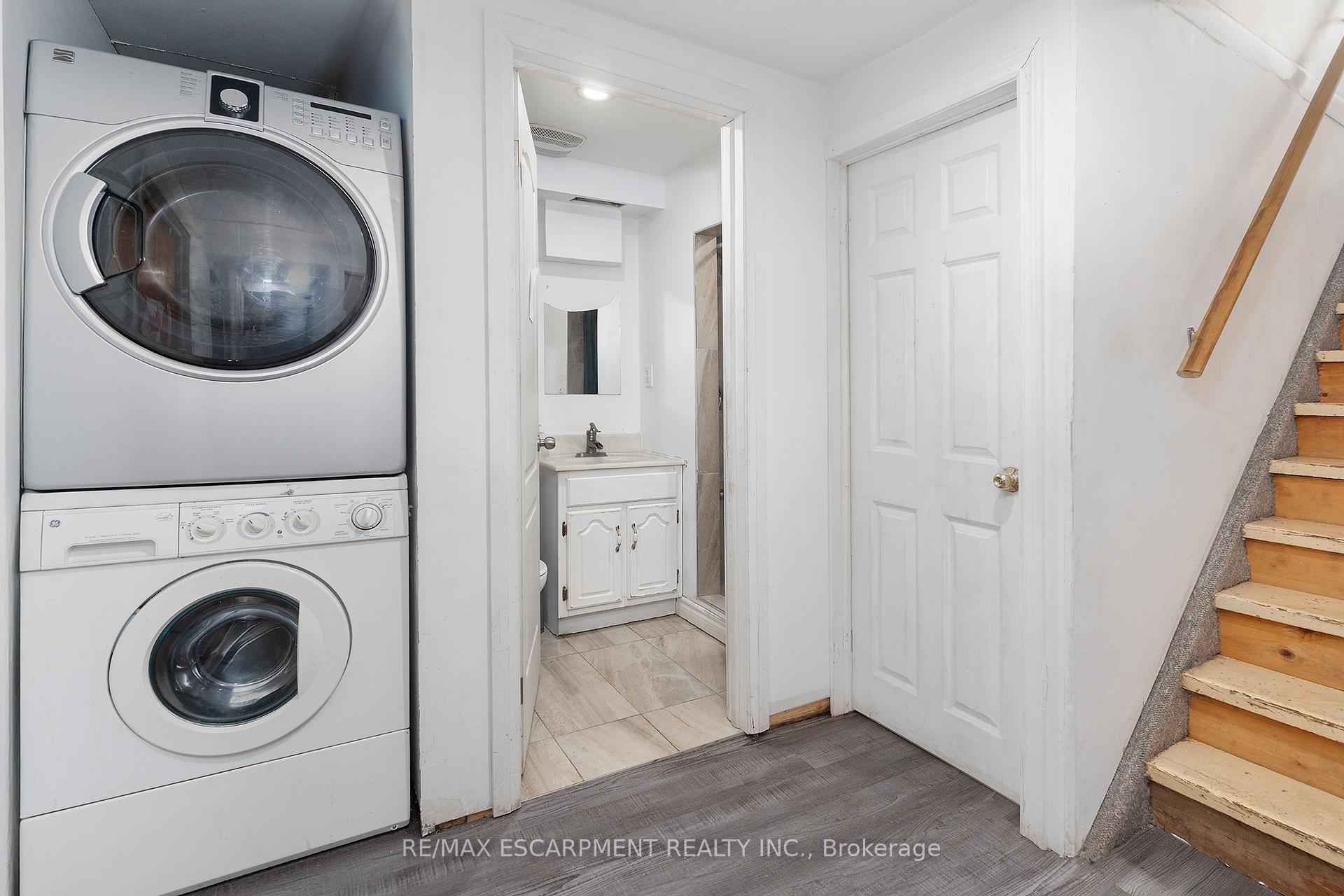 Photo 11 of 125 West 28th Street, Hamilton, Westcliffe — HOMEH