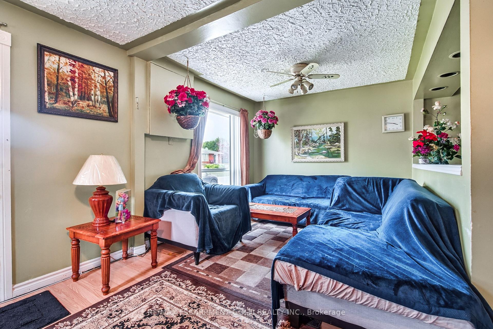 Photo 3 of 412 Red Oak Avenue, Hamilton, Stoney Creek — HOMEH