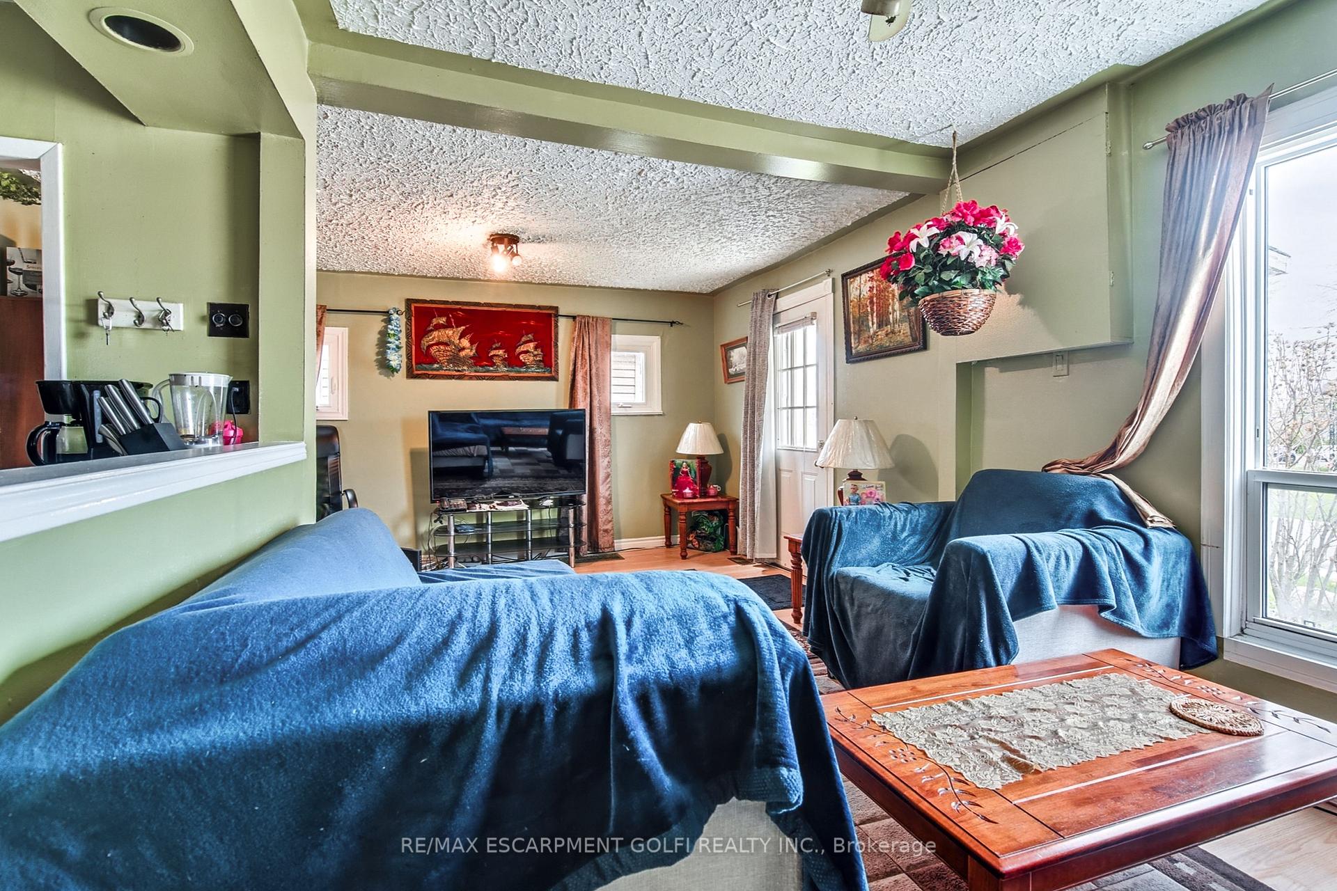 Photo 5 of 412 Red Oak Avenue, Hamilton, Stoney Creek — HOMEH