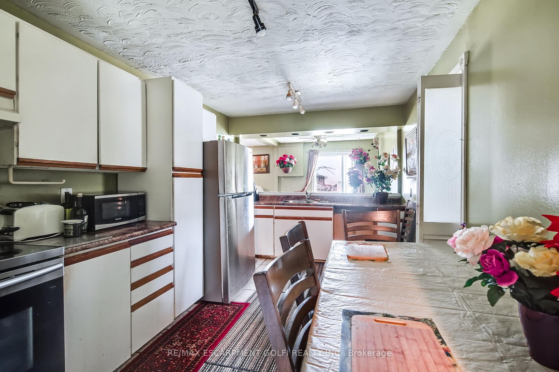Photo 14 of 412 Red Oak Avenue, Hamilton, Stoney Creek — HOMEH