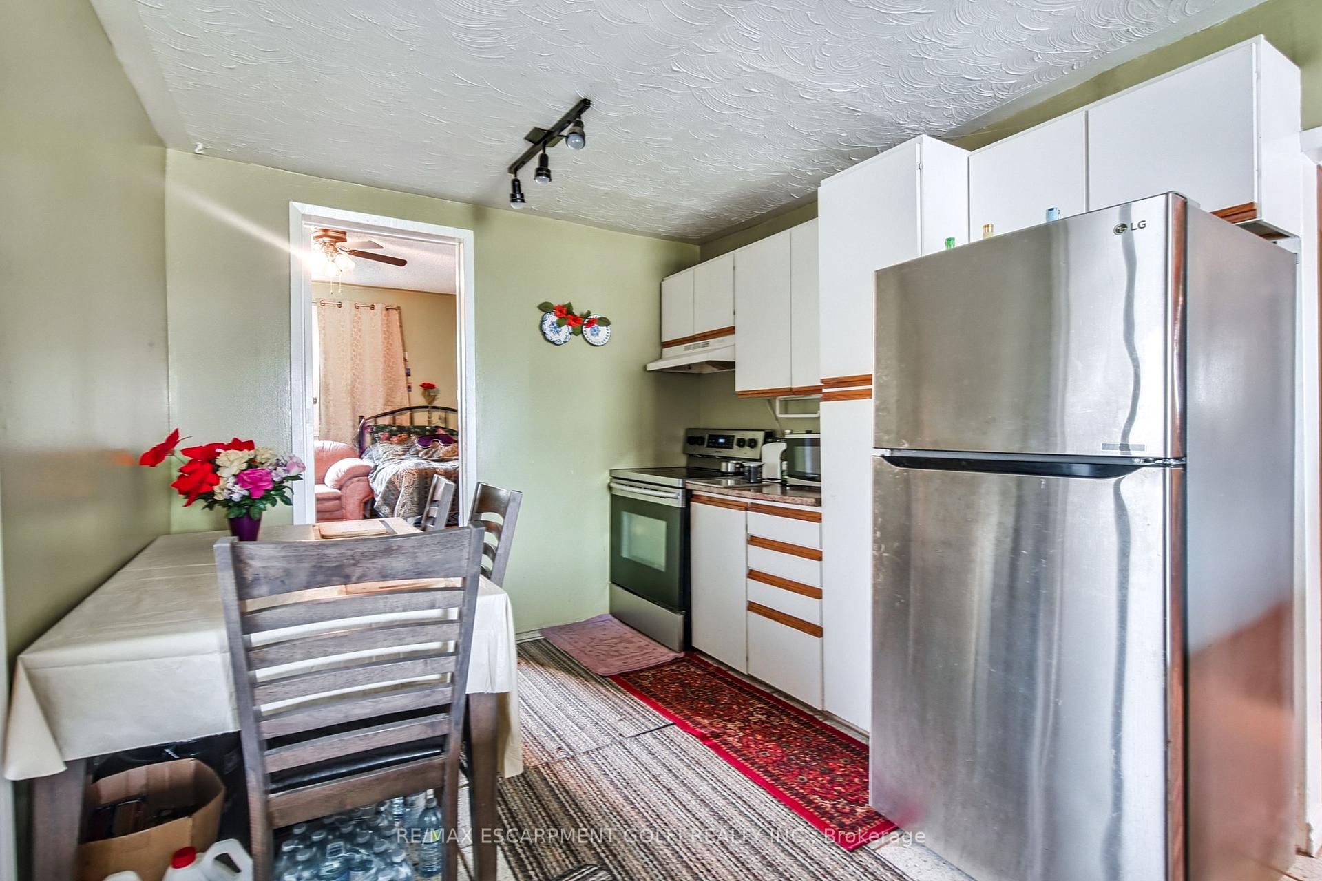 Photo 13 of 412 Red Oak Avenue, Hamilton, Stoney Creek — HOMEH