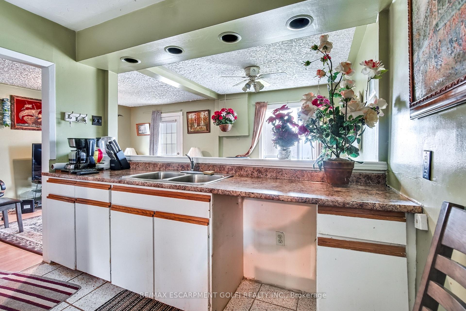 Photo 10 of 412 Red Oak Avenue, Hamilton, Stoney Creek — HOMEH