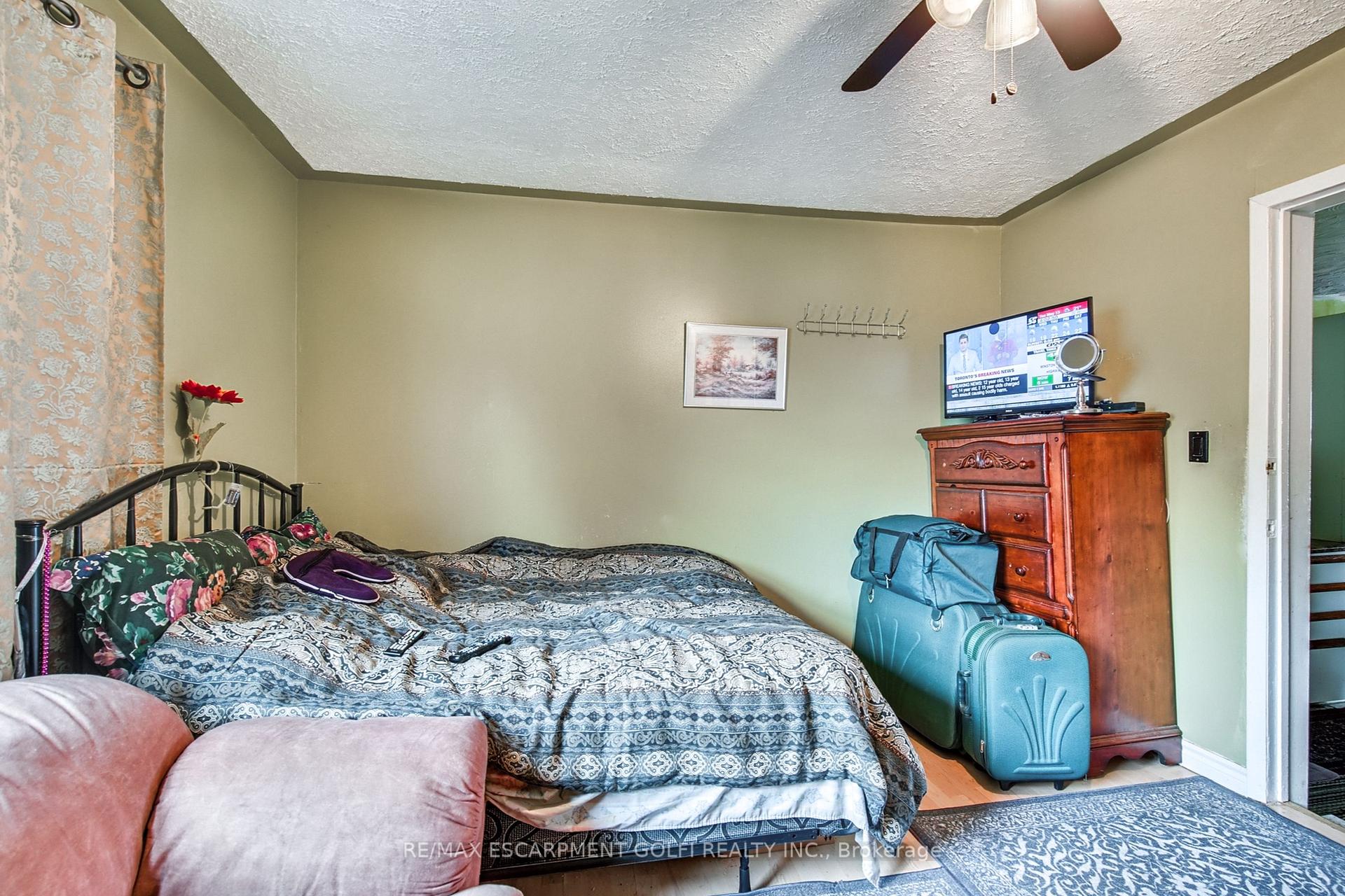Photo 18 of 412 Red Oak Avenue, Hamilton, Stoney Creek — HOMEH